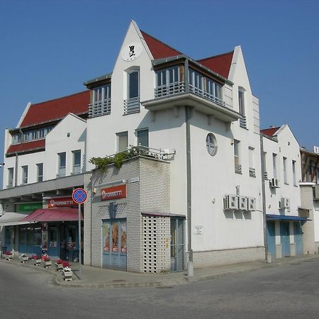 Hary Hotel Kecskemet Exterior photo