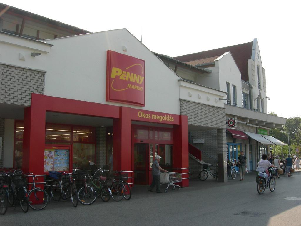 Hary Hotel Kecskemet Exterior photo