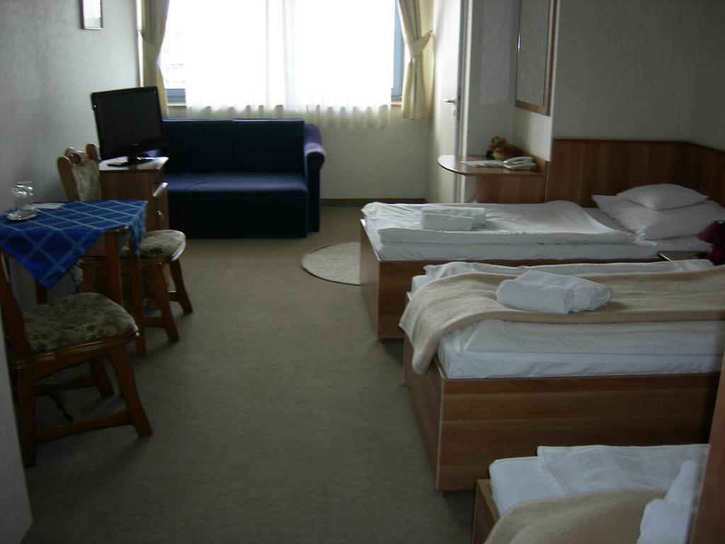 Hary Hotel Kecskemet Room photo